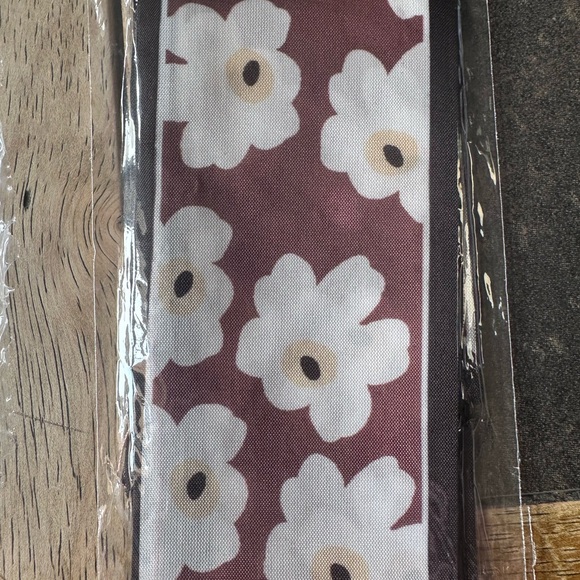 Floral Patterned bag scarf with White Flowers - Picture 1 of 2